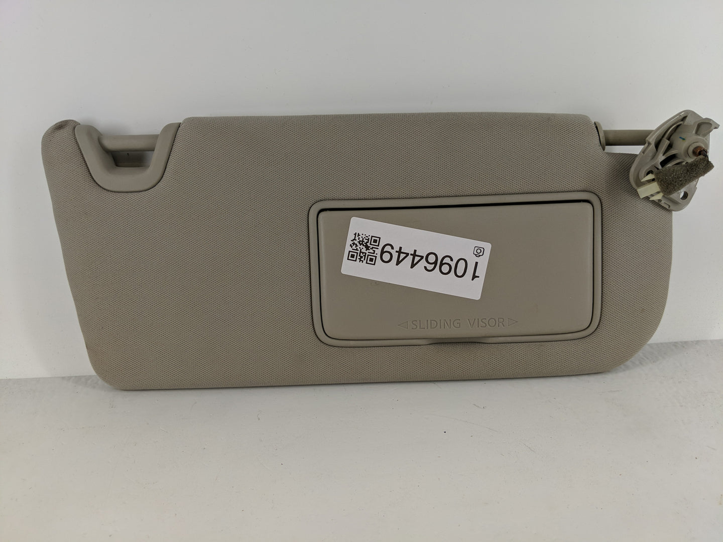 2019-2020 Nissan Altima Sun Visor Shade Replacement Passenger Right Mirror Fits Fits 2019 2020 OEM Used Auto Parts - Oemusedautoparts1.com