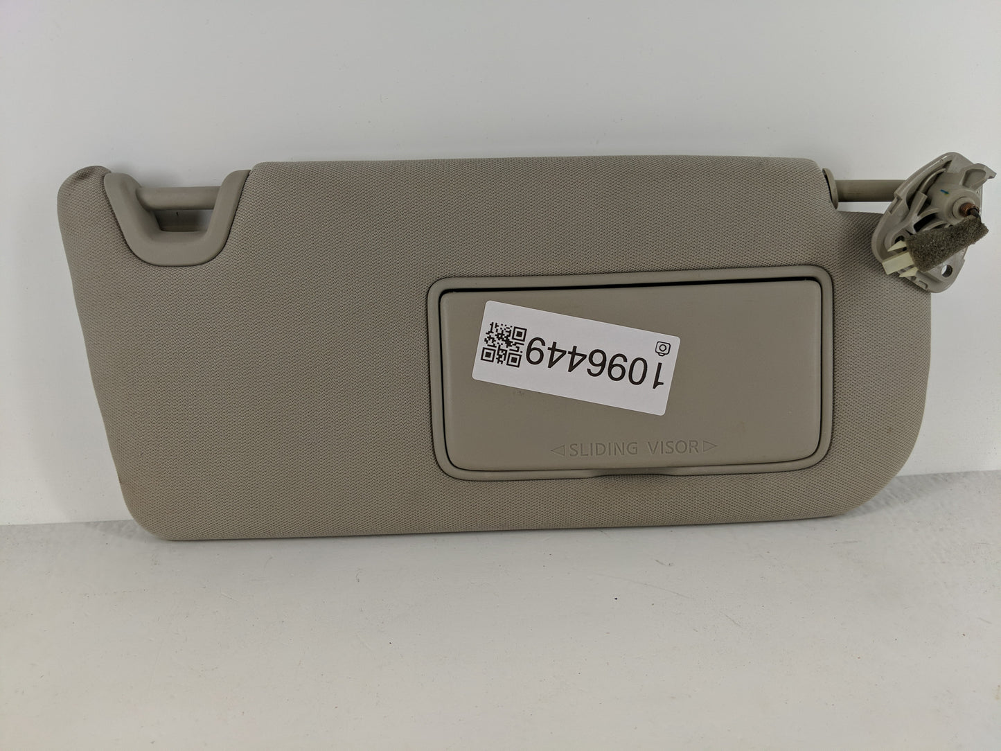2019-2020 Nissan Altima Sun Visor Shade Replacement Passenger Right Mirror Fits Fits 2019 2020 OEM Used Auto Parts - Oemusedautoparts1.com