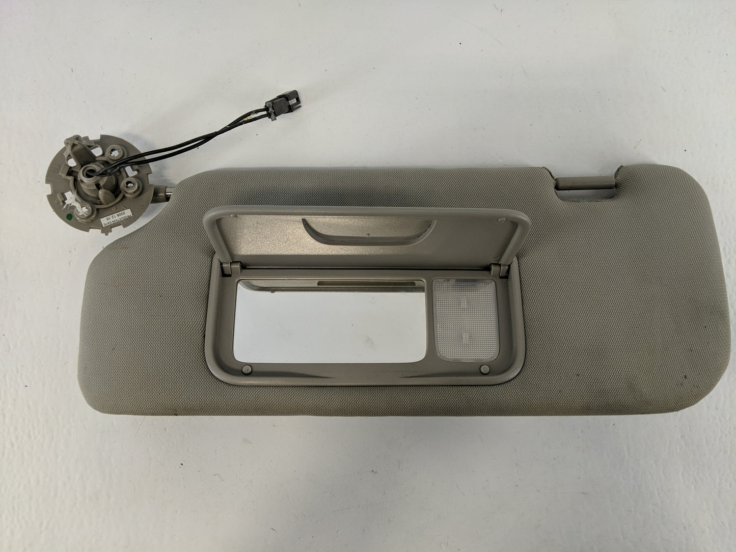 2008-2010 Saturn Vue Sun Visor Shade Replacement Driver Left Mirror Fits Fits 2008 2009 2010 2012 2013 2014 2015 OEM Used Auto Parts