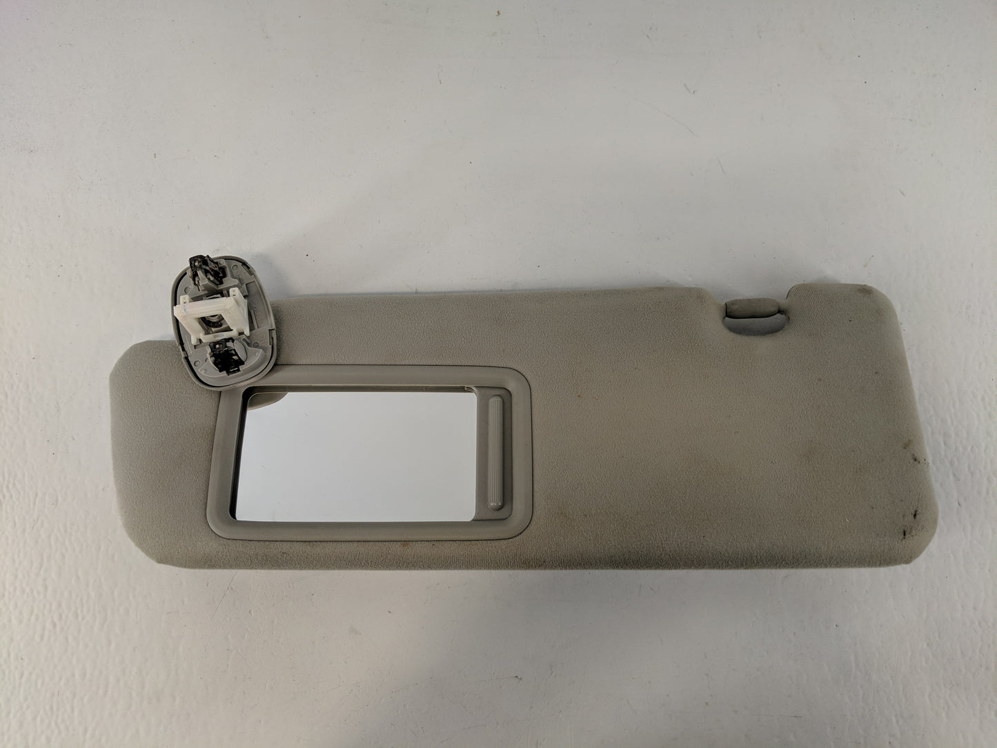 2010-2011 Toyota Prius Sun Visor Shade Replacement Driver Left Mirror Fits Fits 2010 2011 OEM Used Auto Parts