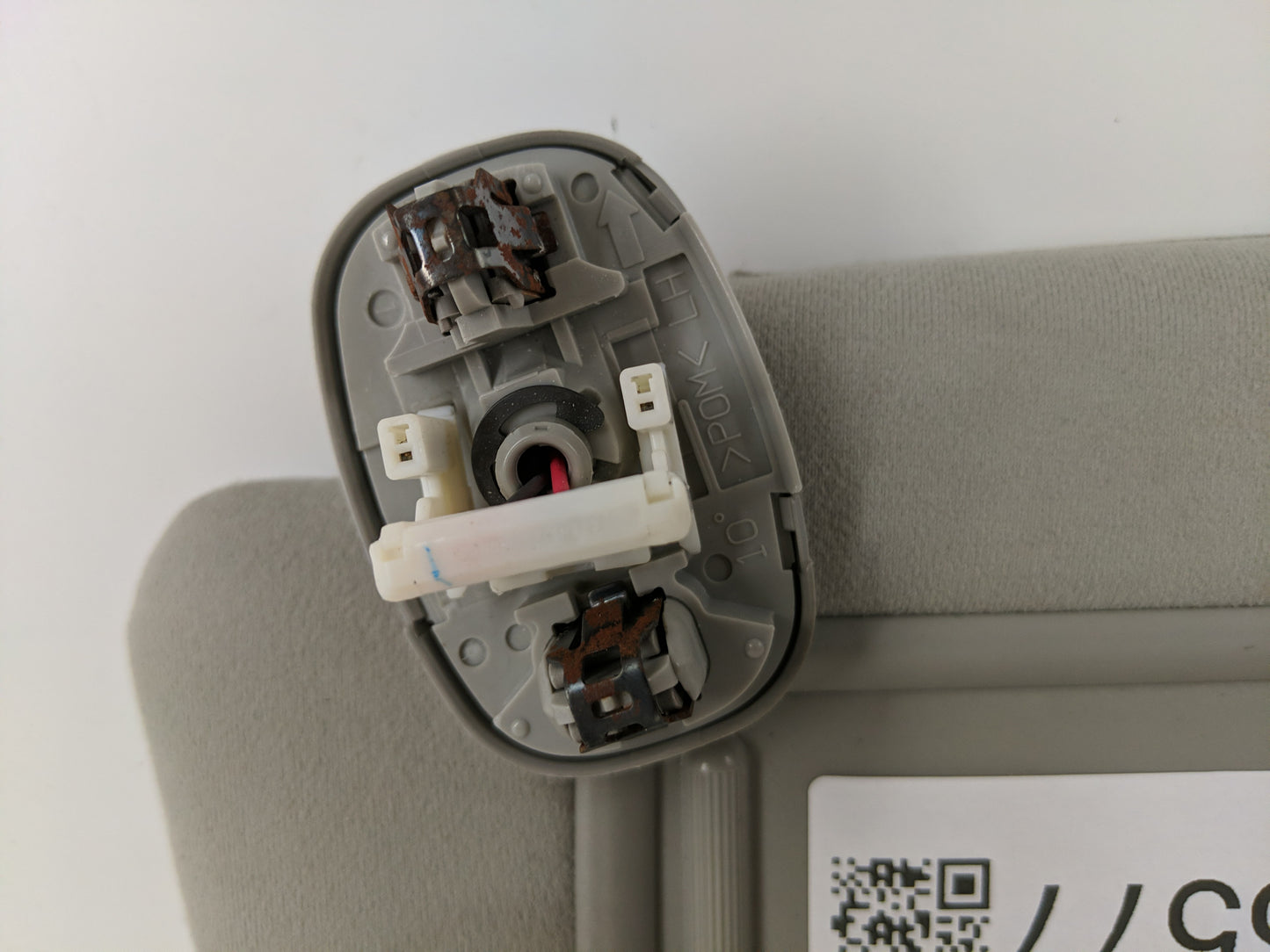 2010-2011 Toyota Prius Sun Visor Shade Replacement Driver Left Mirror Fits Fits 2010 2011 OEM Used Auto Parts