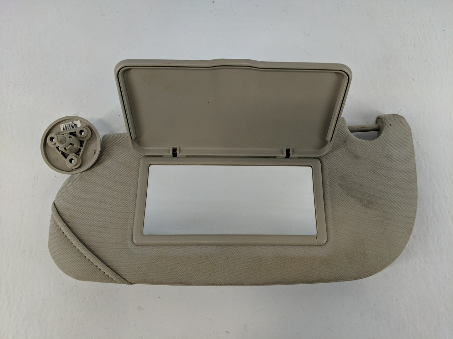 2005-2010 Chevrolet Cobalt Sun Visor Shade Replacement Driver Left Mirror Fits Fits 2005 2006 2007 2008 2009 2010 OEM Used Auto Parts