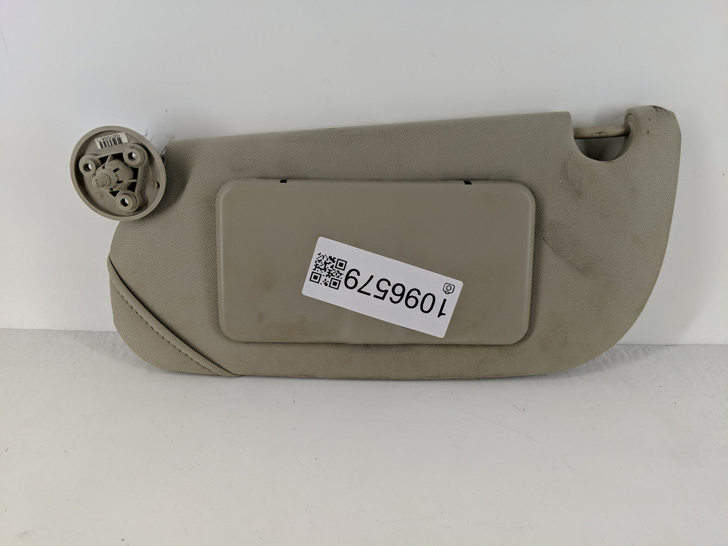 2005-2010 Chevrolet Cobalt Sun Visor Shade Replacement Driver Left Mirror Fits Fits 2005 2006 2007 2008 2009 2010 OEM Used Auto Parts