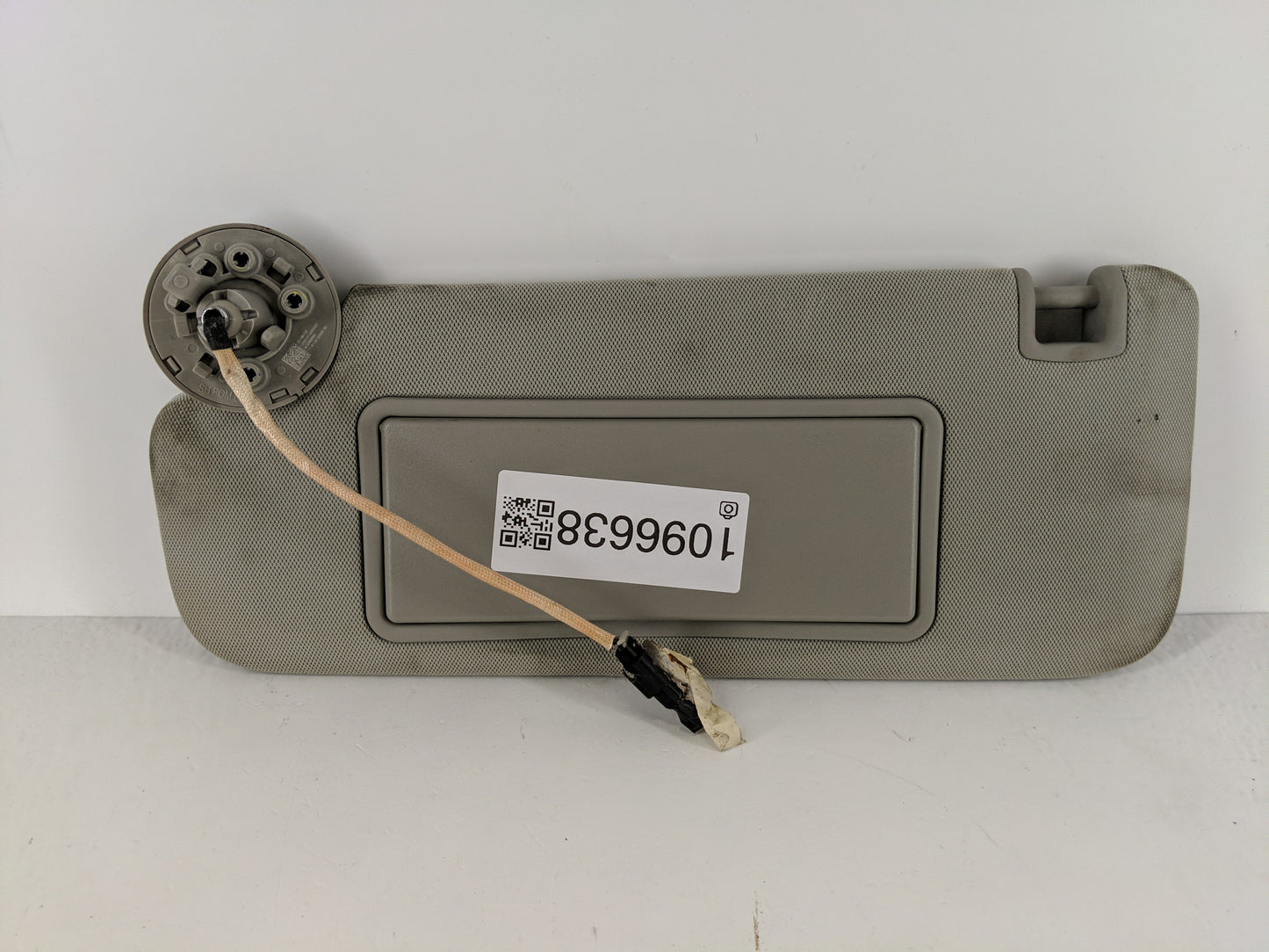 2014-2020 Chevrolet Impala Sun Visor Shade Replacement Driver Left Mirror Fits Fits 2014 2015 2016 2017 2018 2019 2020 OEM Used Auto Parts