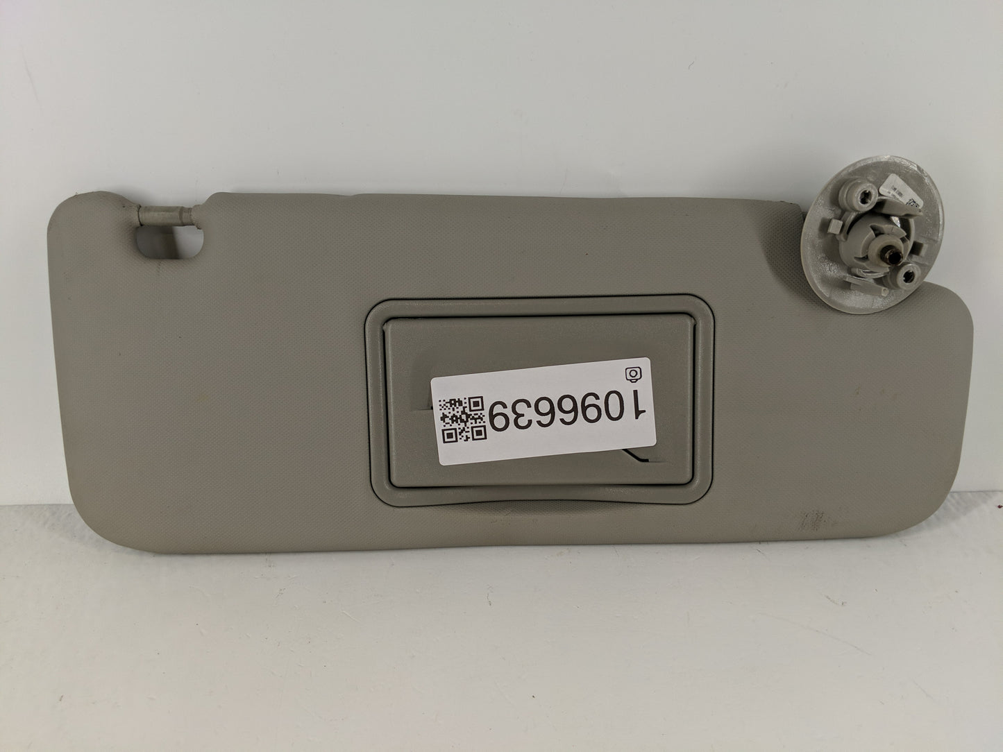 2012-2019 Chevrolet Sonic Sun Visor Shade Replacement Passenger Right Mirror Fits Fits 2012 2013 2014 2015 2016 2017 2018 2019 OEM Used Auto Parts