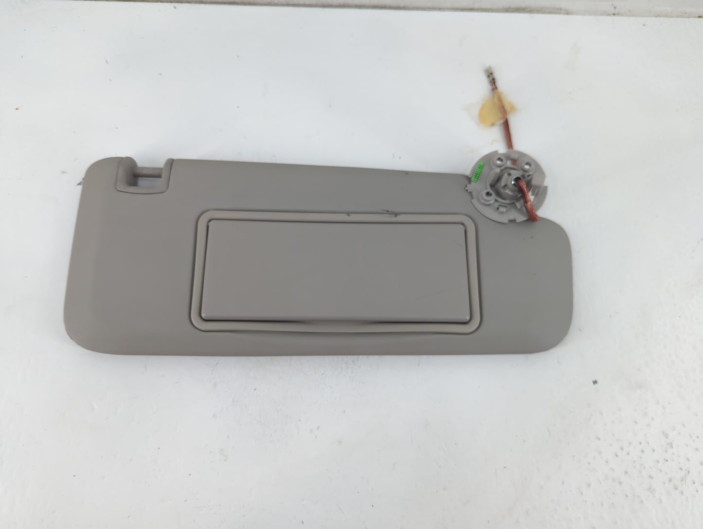 2011-2016 Chevrolet Cruze Sun Visor Shade Replacement Driver Left Mirror Fits Fits 2011 2012 2013 2014 2015 2016 OEM Used Auto Parts - Oemusedautoparts1.com