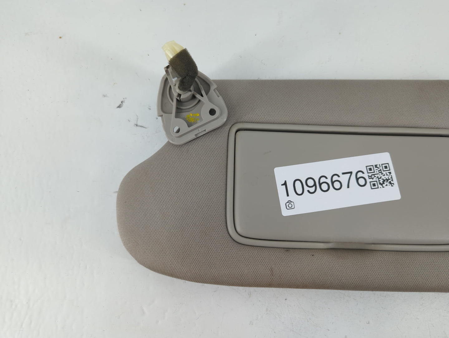 2013-2017 Nissan Altima Sun Visor Shade Replacement Driver Left Mirror Fits Fits 2013 2014 2015 2016 2017 OEM Used Auto Parts - Oemusedautoparts1.com