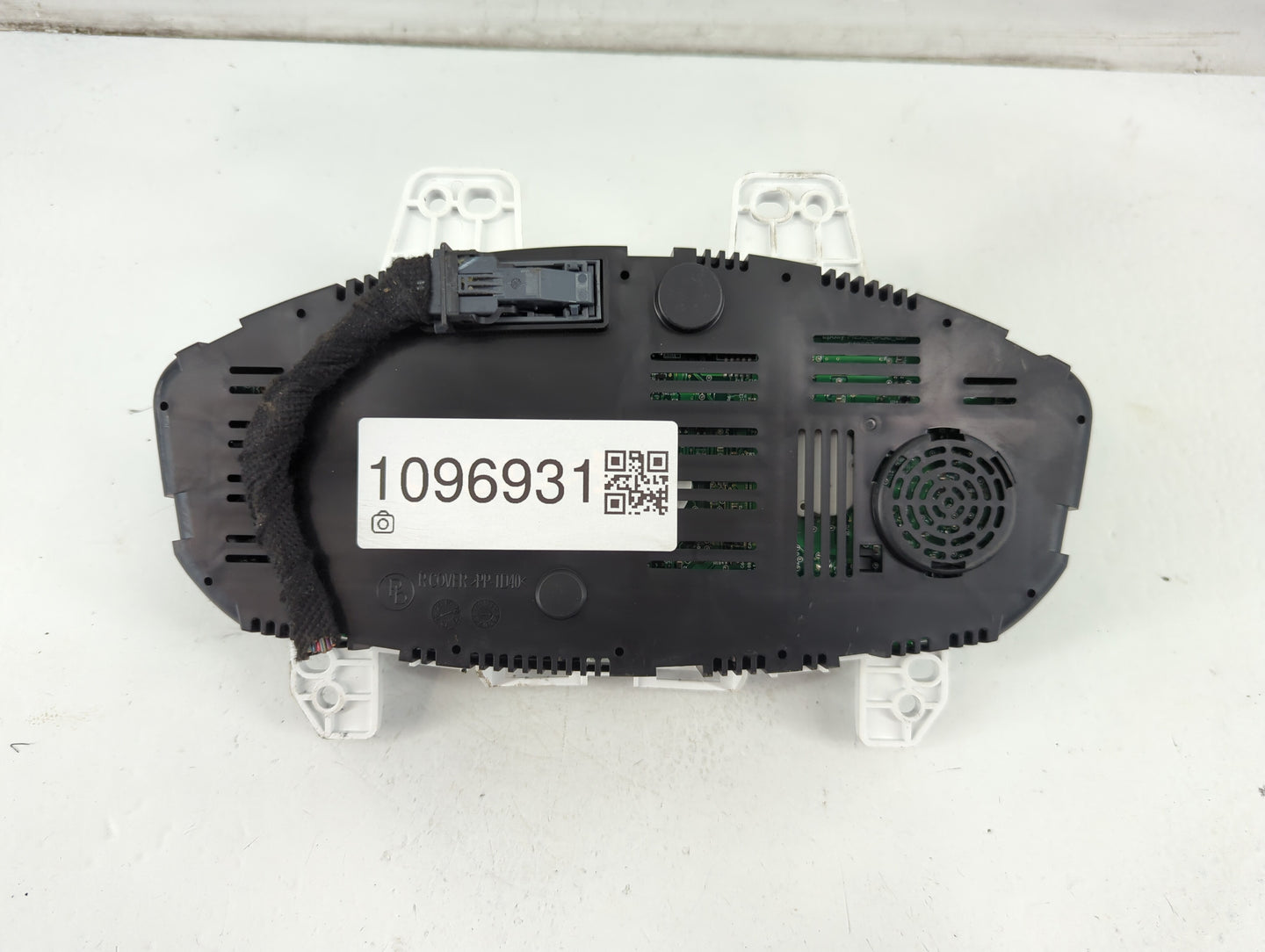 2017-2019 Chevrolet Sonic Instrument Cluster Speedometer Gauges P/N:42574339 Fits Fits 2017 2018 2019 OEM Used Auto Parts - Oemusedautoparts1.com