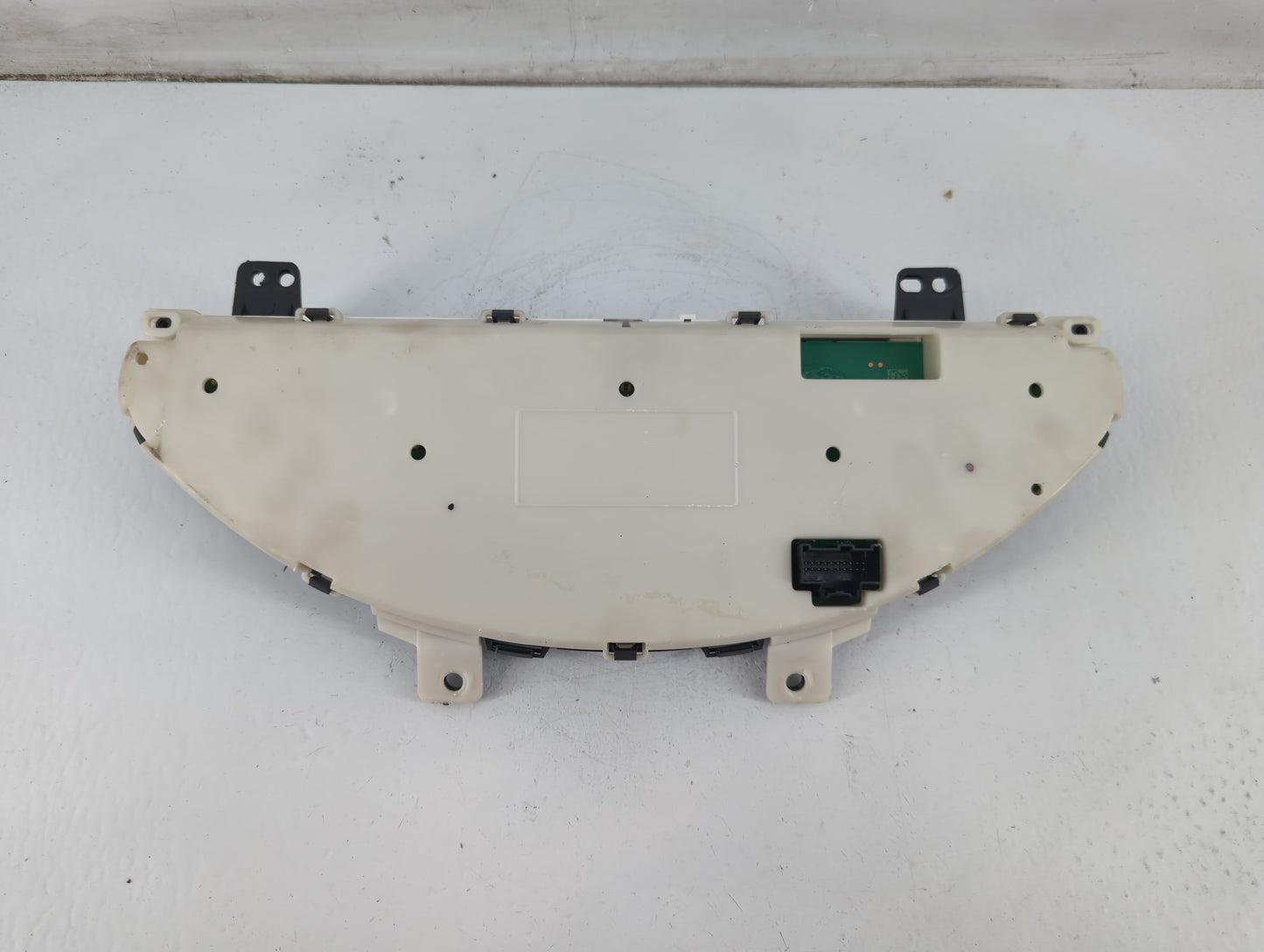 2014-2017 Gmc Acadia Instrument Cluster Speedometer Gauges P/N:1370492 Fits Fits 2014 2015 2016 2017 OEM Used Auto Parts - Oemusedautoparts1.com
