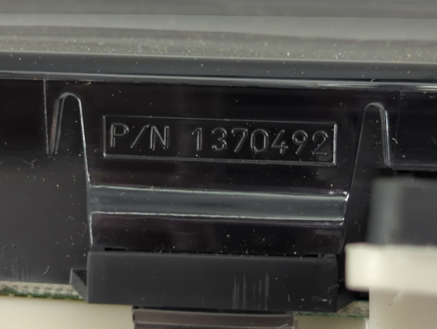 2014-2017 Gmc Acadia Instrument Cluster Speedometer Gauges P/N:1370492 Fits Fits 2014 2015 2016 2017 OEM Used Auto Parts - Oemusedautoparts1.com