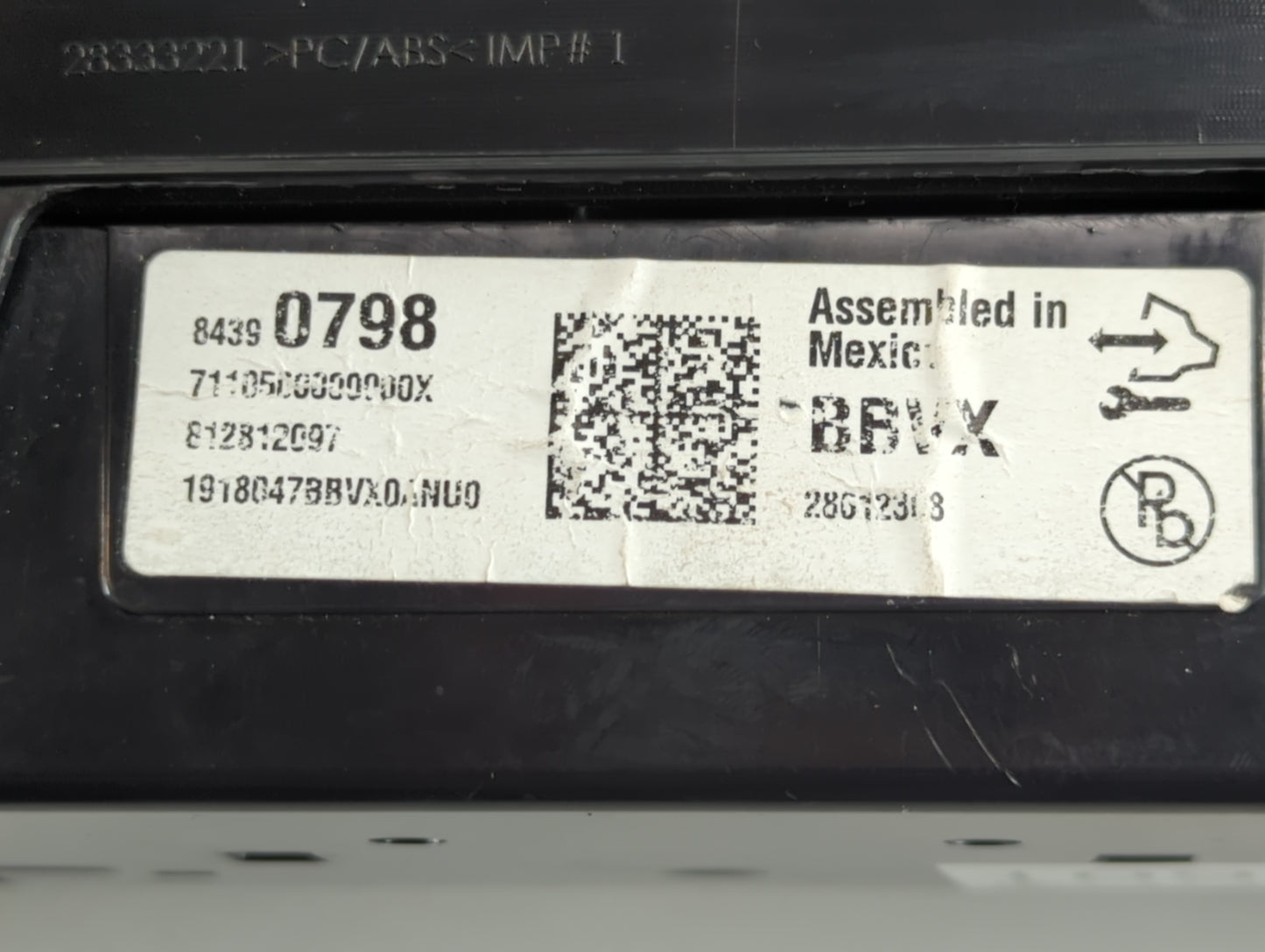 2018-2019 Chevrolet Silverado 1500 Instrument Cluster Speedometer Gauges P/N:84390798 Fits Fits 2018 2019 OEM Used Auto Parts