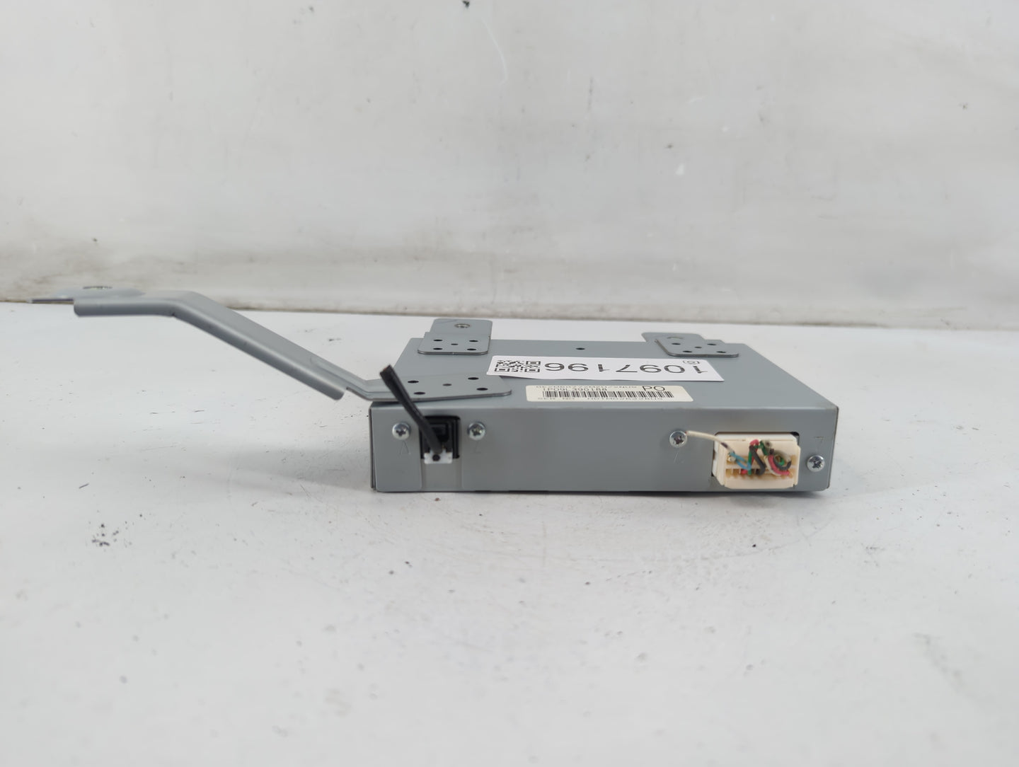 2012 Honda Crosstour Radio AM FM Cd Player Receiver Replacement P/N:39820-TA0-A011-M1 Fits Fits 2008 2009 2010 2011 OEM Used Auto Parts - Oemusedautoparts1.com