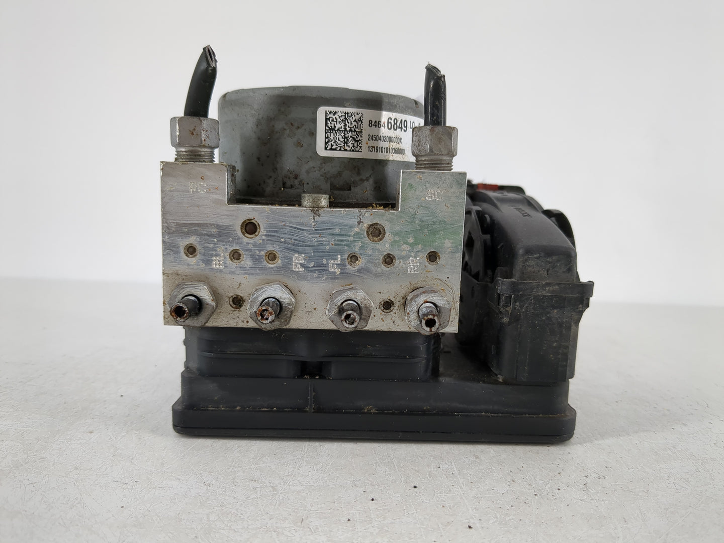 2018-2019 Chevrolet Equinox ABS Pump Control Module Replacement P/N:84646849 Fits Fits 2018 2019 2020 2021 OEM Used Auto Parts - Oemusedautoparts1.com