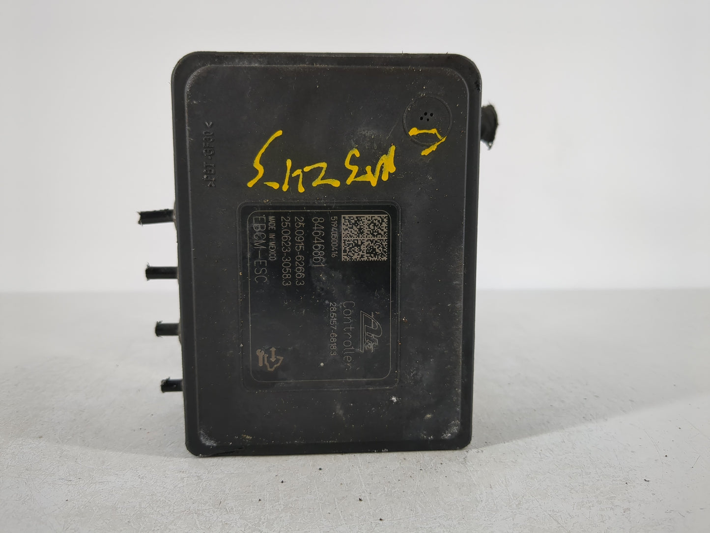 2018-2019 Chevrolet Equinox ABS Pump Control Module Replacement P/N:84646849 Fits Fits 2018 2019 2020 2021 OEM Used Auto Parts - Oemusedautoparts1.com
