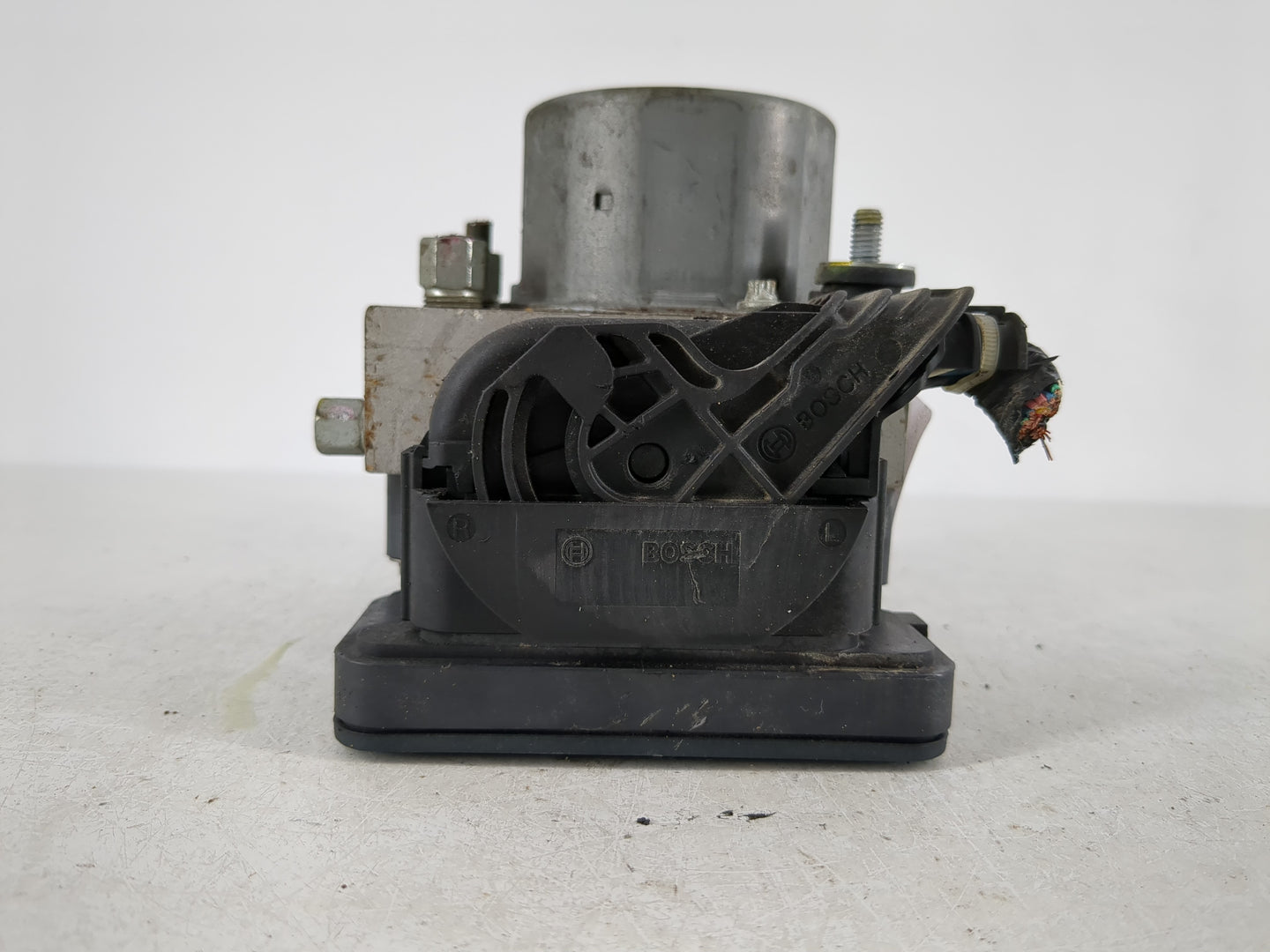 2020-2022 Nissan Versa ABS Pump Control Module Replacement P/N:47660 5ES0B Fits Fits 2020 2021 2022 OEM Used Auto Parts - Oemusedautoparts1.com