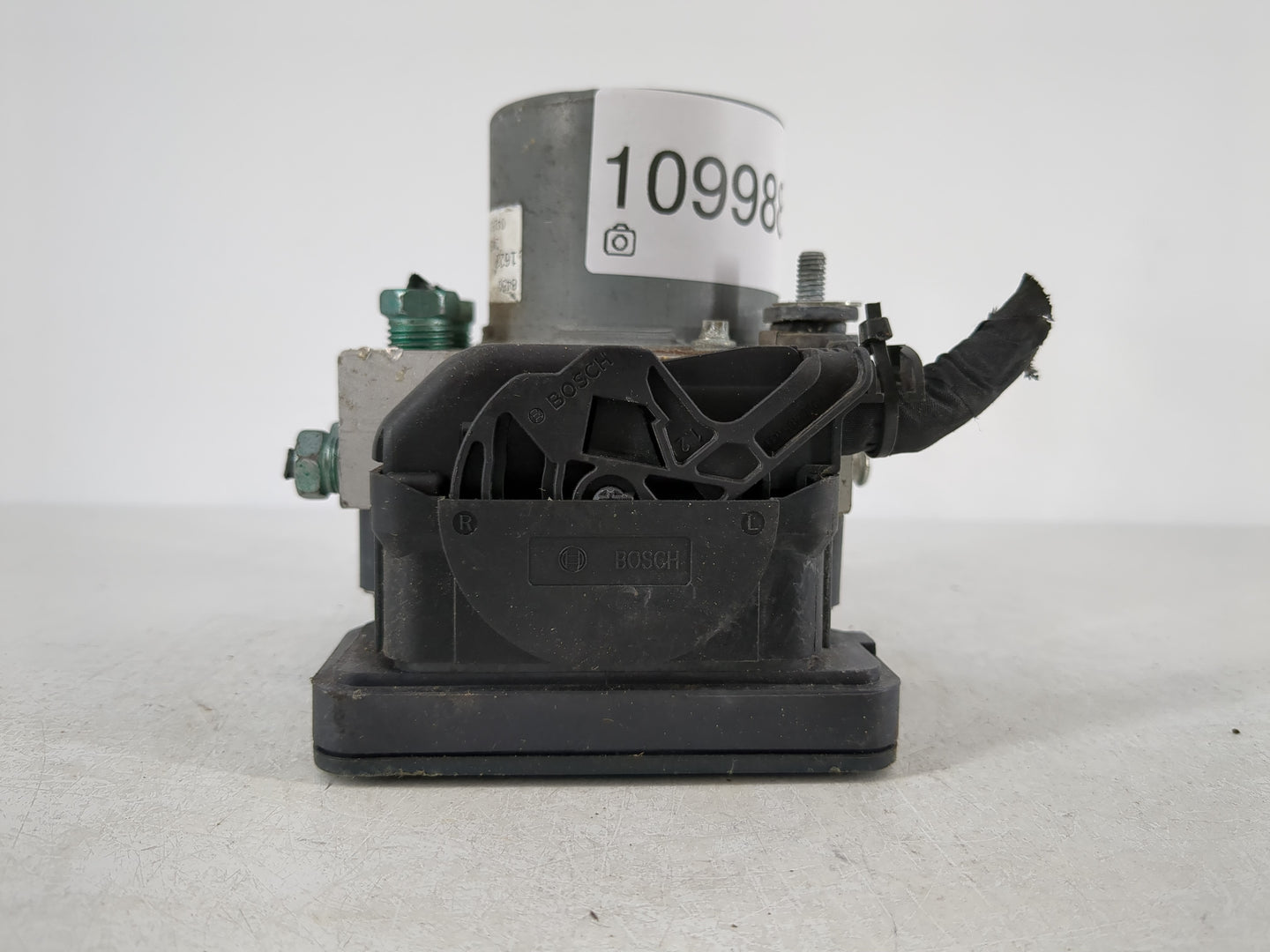 2019-2021 Chevrolet Malibu ABS Pump Control Module Replacement P/N:84501623 Fits Fits 2019 2020 2021 OEM Used Auto Parts - Oemusedautoparts1.com
