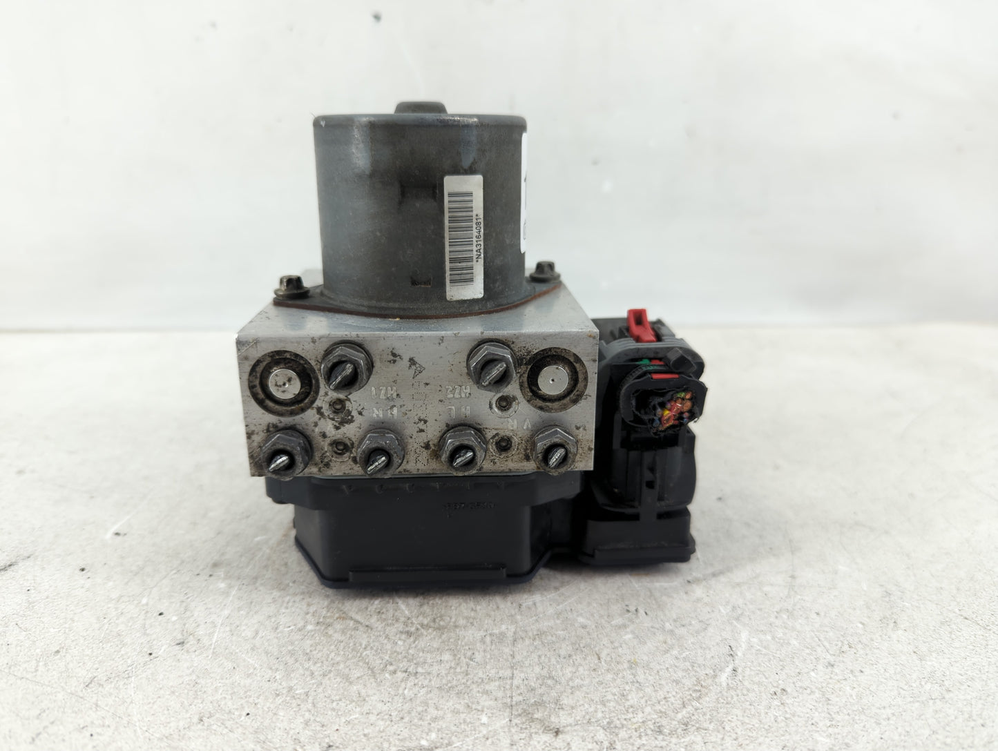 2011-2012 Volkswagen Cc ABS Pump Control Module Replacement P/N:3AA 614 109 M 3AA 614 109 AB Fits Fits 2011 2012 OEM Used Auto Parts
