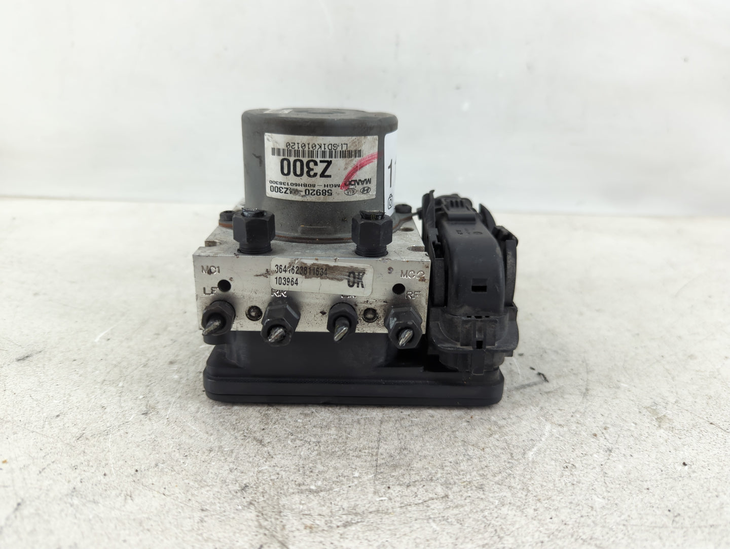 2017-2018 Hyundai Santa Fe ABS Pump Control Module Replacement P/N:58920-4Z300 Fits Fits 2017 2018 OEM Used Auto Parts - Oemusedautoparts1.com