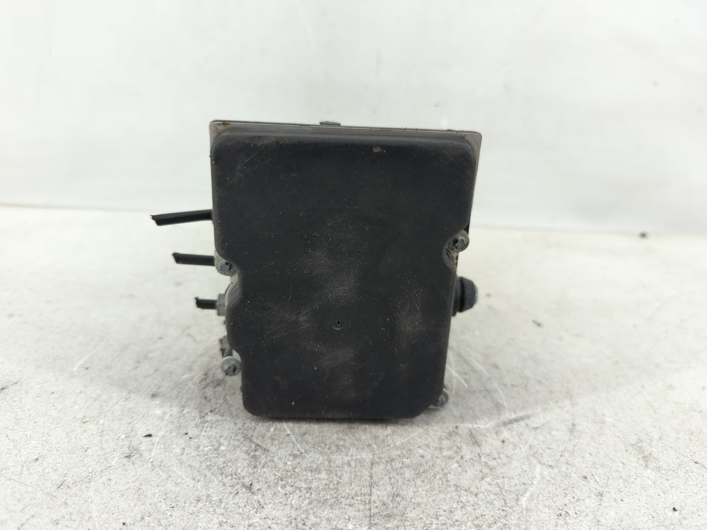 2010-2012 Jaguar Xj ABS Pump Control Module Replacement P/N:AW93 2C405 CP Fits Fits 2010 2011 2012 OEM Used Auto Parts - Oemusedautoparts1.com