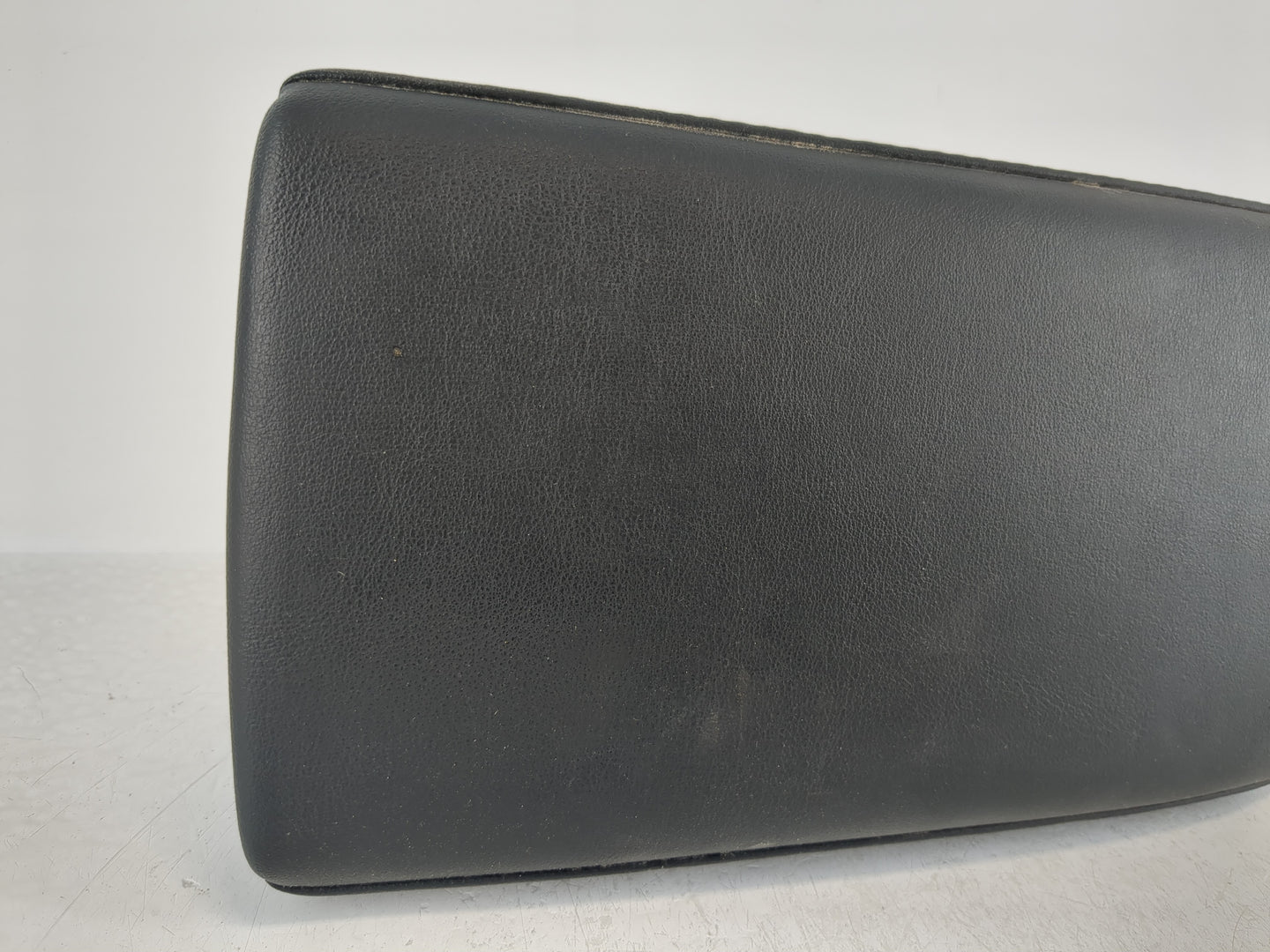 2012-2013 Lexus Ct200h Center Console Armrest Cover Lid Fits Fits 2012 2013 OEM Used Auto Parts - Oemusedautoparts1.com