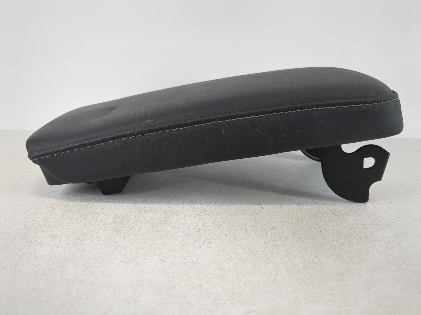 2012-2013 Lexus Ct200h Center Console Armrest Cover Lid Fits Fits 2012 2013 OEM Used Auto Parts - Oemusedautoparts1.com