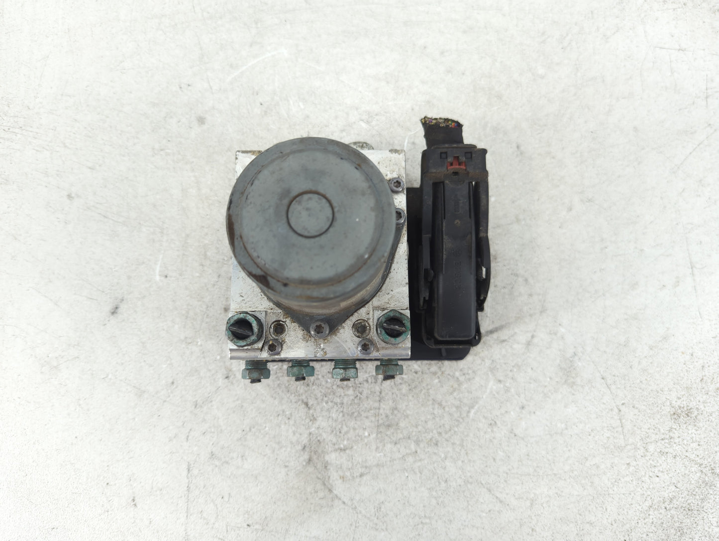 2018 Buick Enclave ABS Pump Control Module Replacement P/N:84738979 Fits Fits 2019 2020 OEM Used Auto Parts - Oemusedautoparts1.com