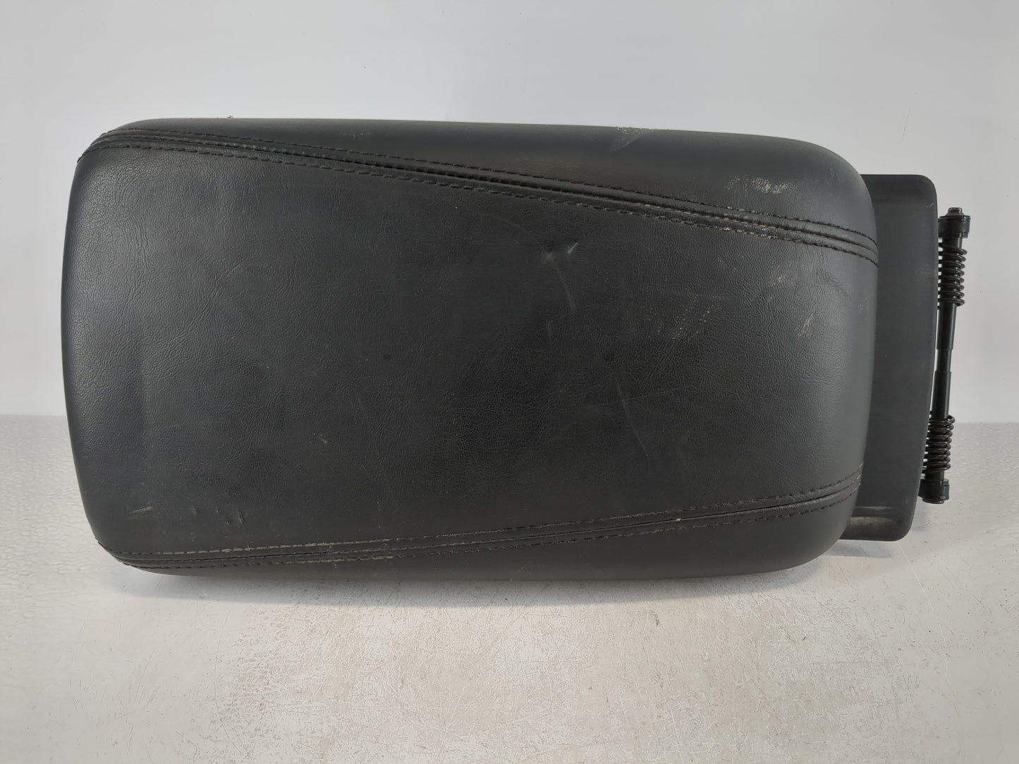 2016 Chrysler 200 Center Console Armrest Cover Lid P/N:1-5016X-DX9 Fits OEM Used Auto Parts