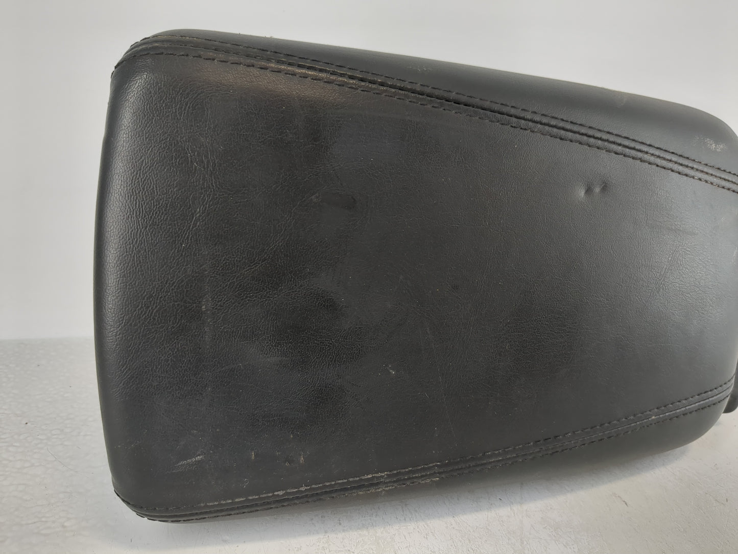 2016 Chrysler 200 Center Console Armrest Cover Lid P/N:1-5016X-DX9 Fits OEM Used Auto Parts