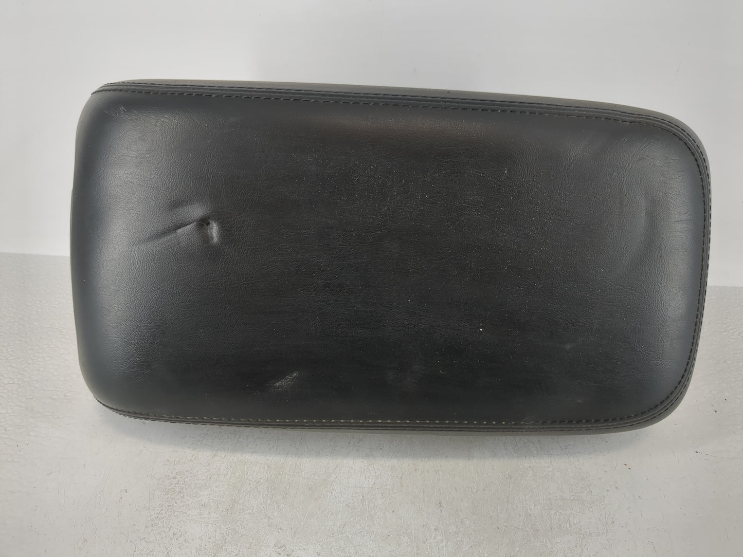 2012-2014 Chrysler 300 Center Console Armrest Cover Lid Fits Fits 2012 2013 2014 OEM Used Auto Parts - Oemusedautoparts1.com