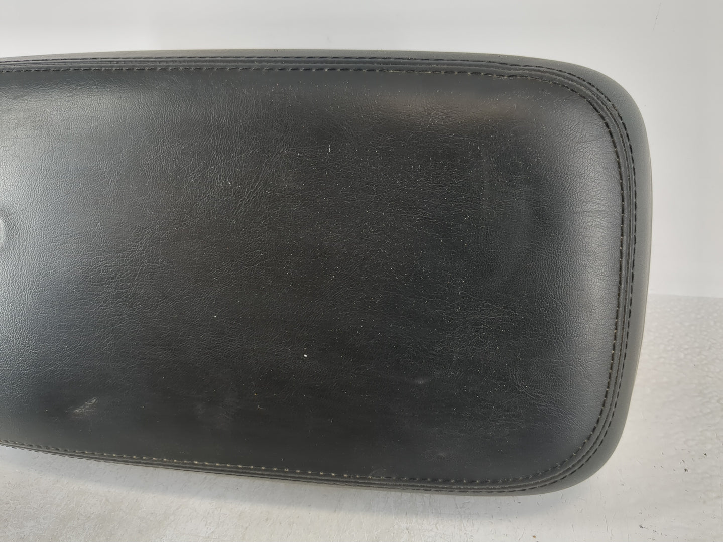 2012-2014 Chrysler 300 Center Console Armrest Cover Lid Fits Fits 2012 2013 2014 OEM Used Auto Parts - Oemusedautoparts1.com
