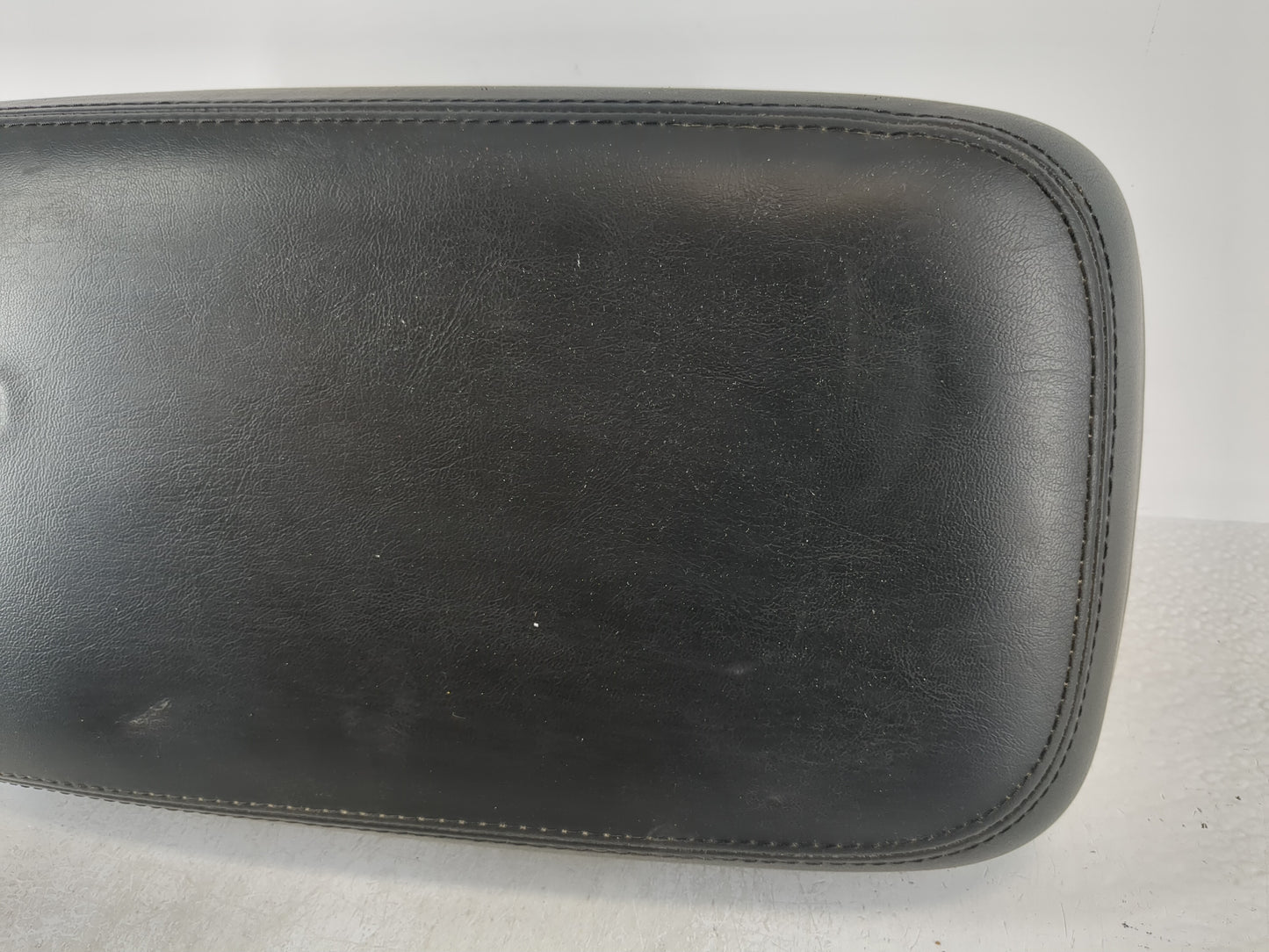 2012-2014 Chrysler 300 Center Console Armrest Cover Lid Fits Fits 2012 2013 2014 OEM Used Auto Parts - Oemusedautoparts1.com