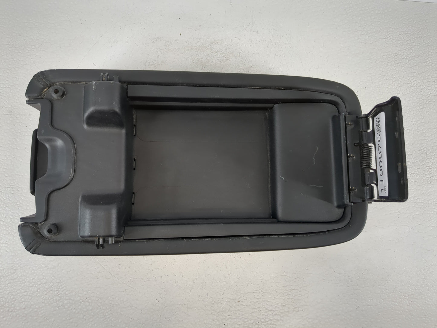 2012-2014 Chrysler 300 Center Console Armrest Cover Lid Fits Fits 2012 2013 2014 OEM Used Auto Parts - Oemusedautoparts1.com