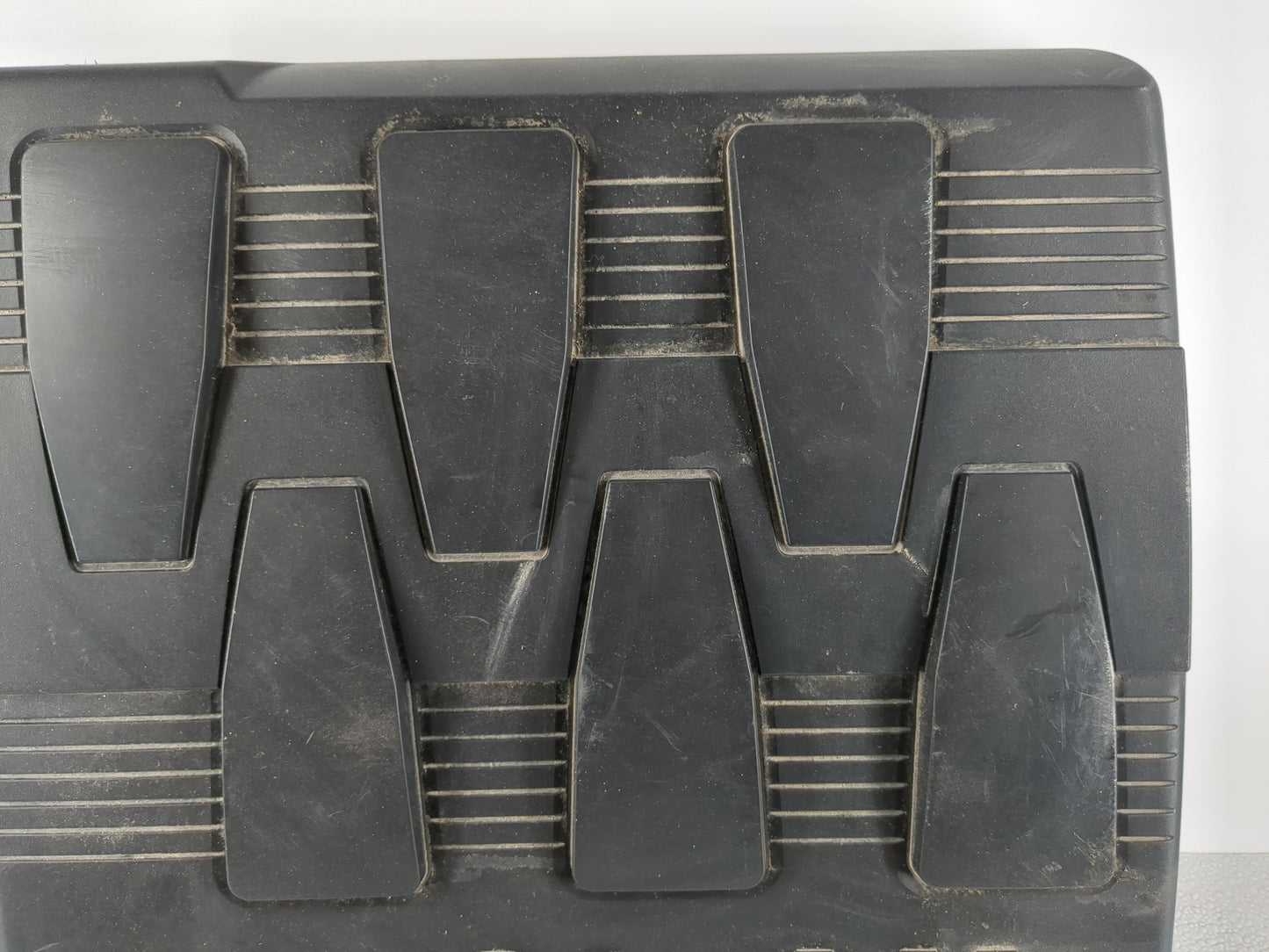 2009 Chrysler Town & Country Engine Cover