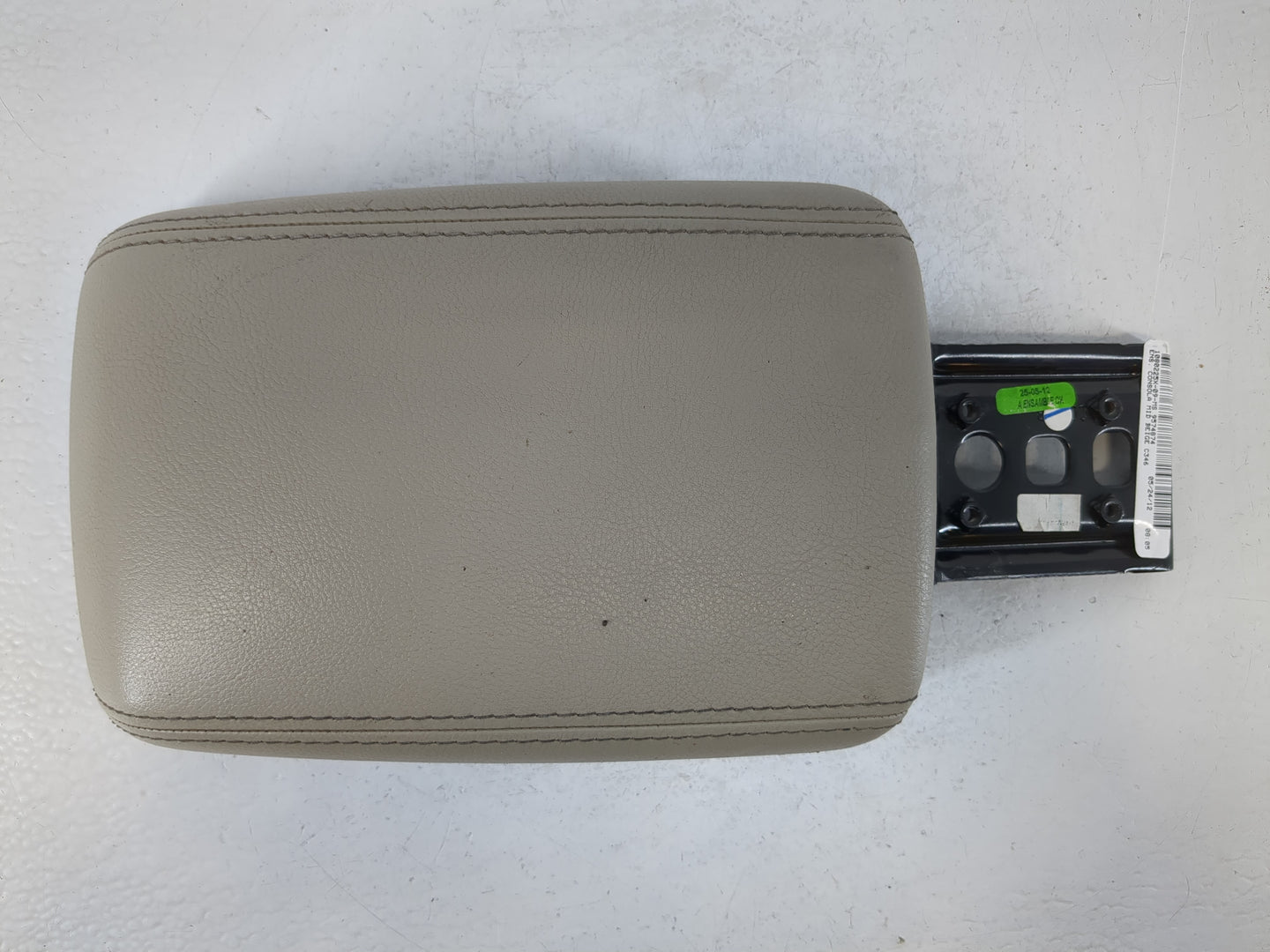 2012 Ford Focus Center Console Armrest Cover Lid Fits OEM Used Auto Parts - Oemusedautoparts1.com
