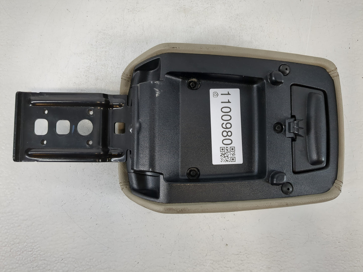 2012 Ford Focus Center Console Armrest Cover Lid Fits OEM Used Auto Parts - Oemusedautoparts1.com