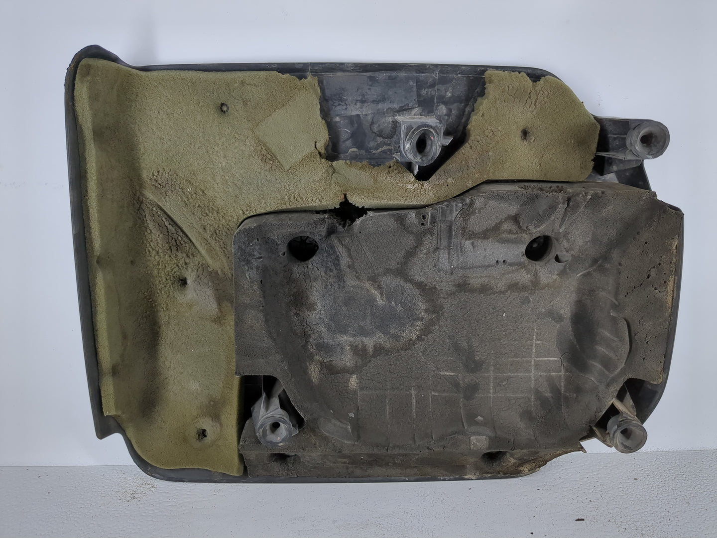 2014 Dodge Grand Caravan Engine Cover - Oemusedautoparts1.com