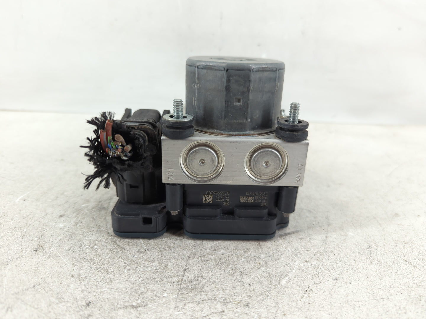 2014-2015 Mercedes-Benz Cla250 ABS Pump Control Module Replacement P/N:A000 431 37 00 Fits Fits 2014 2015 OEM Used Auto Parts - Oemusedautoparts1.com