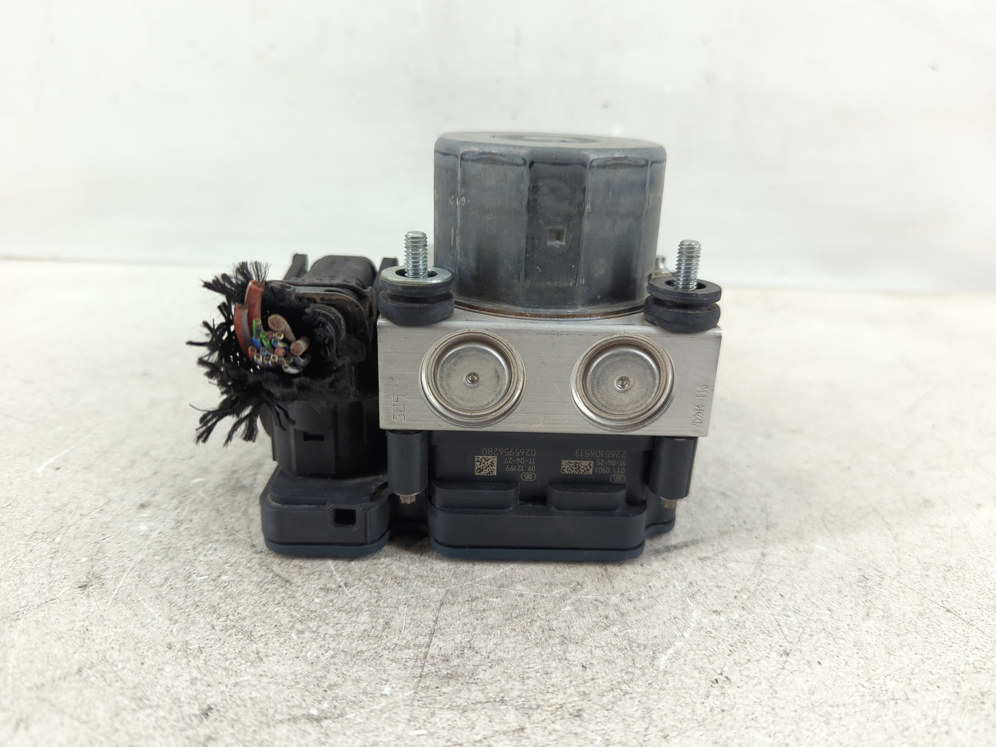 2014-2015 Mercedes-Benz Cla250 ABS Pump Control Module Replacement P/N:A000 431 37 00 Fits Fits 2014 2015 OEM Used Auto Parts - Oemusedautoparts1.com