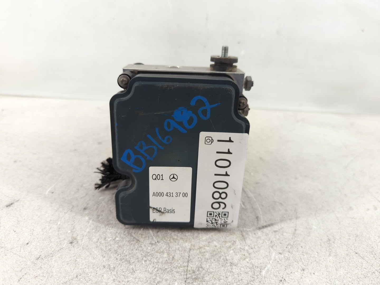 2014-2015 Mercedes-Benz Cla250 ABS Pump Control Module Replacement P/N:A000 431 37 00 Fits Fits 2014 2015 OEM Used Auto Parts - Oemusedautoparts1.com