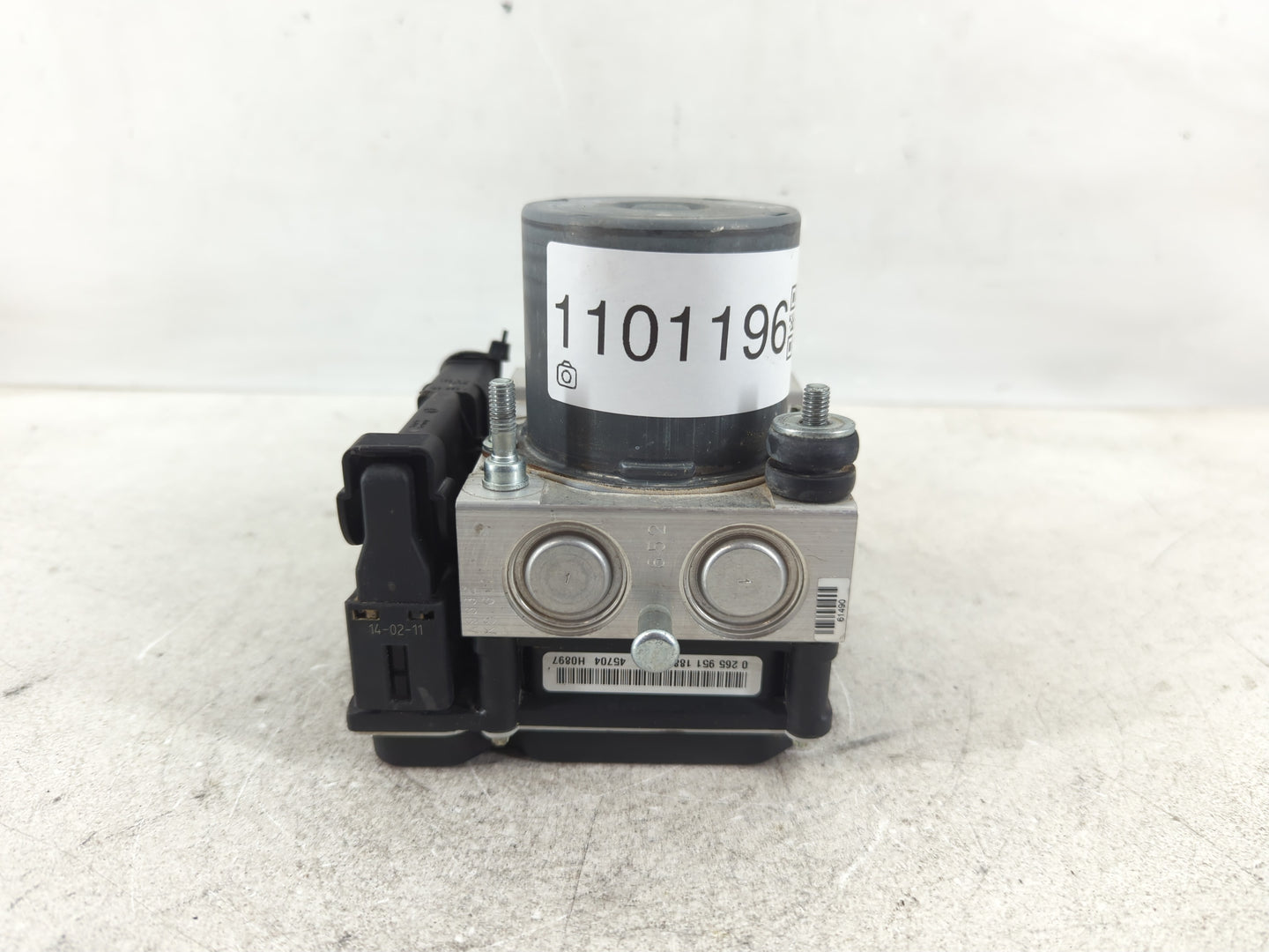 2009-2015 Mazda Mx-5 Miata ABS Pump Control Module Replacement P/N:NH44 43 7A0 Fits Fits 2009 2010 2011 2012 2013 2014 2015 OEM Used Auto Parts - Oemusedautoparts1.com