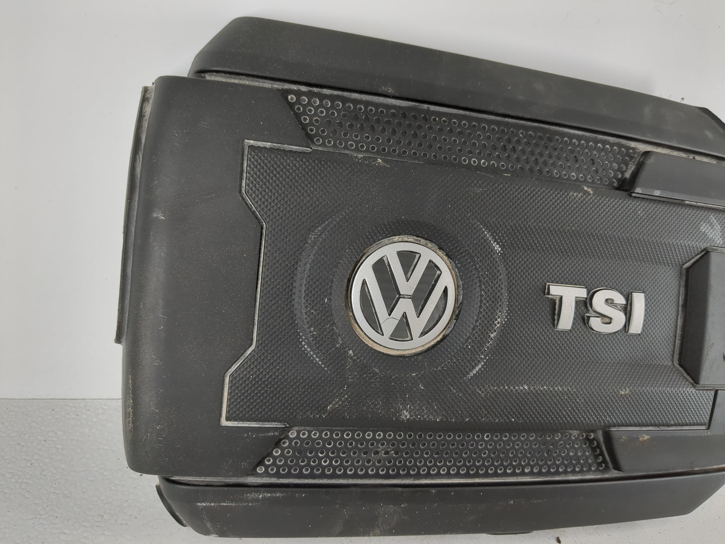 2016 Volkswagen Beetle Engine Cover