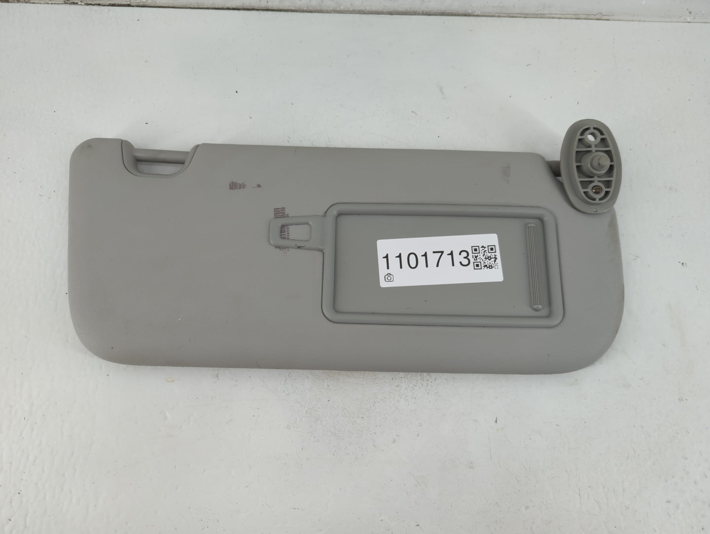 2014-2019 Kia Soul Sun Visor Shade Replacement Passenger Right Mirror Fits Fits 2014 2015 2016 2017 2018 2019 OEM Used Auto Parts - Oemusedautoparts1.com