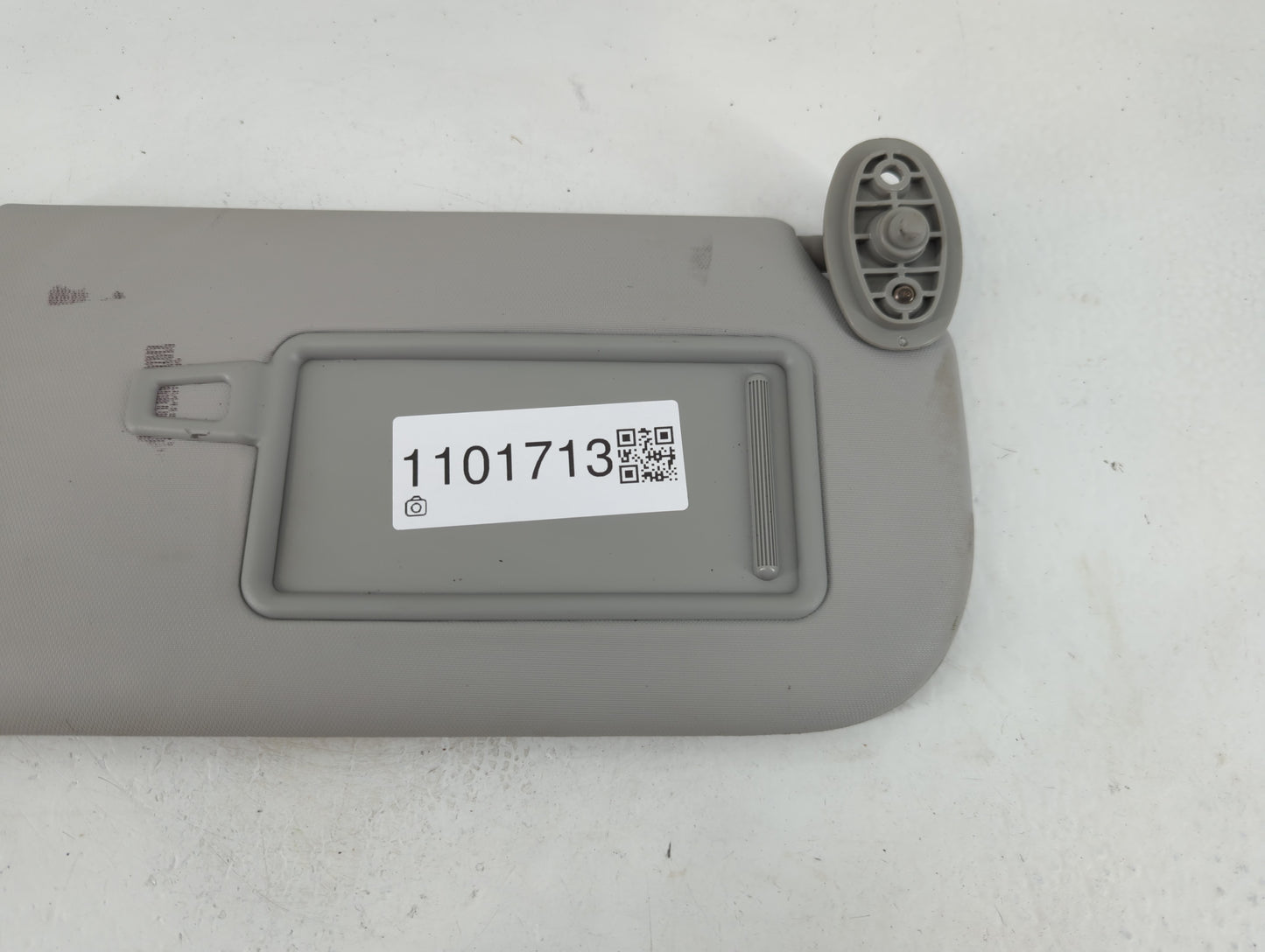 2014-2019 Kia Soul Sun Visor Shade Replacement Passenger Right Mirror Fits Fits 2014 2015 2016 2017 2018 2019 OEM Used Auto Parts - Oemusedautoparts1.com