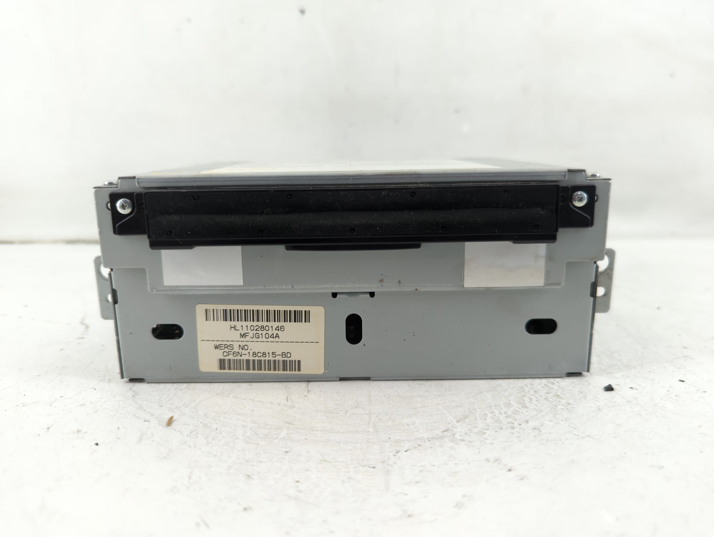 2012-2016 Land Rover Range Rover Evoque Radio AM FM Cd Player Receiver Replacement P/N:50645928AA Fits OEM Used Auto Parts - Oemusedautoparts1.com