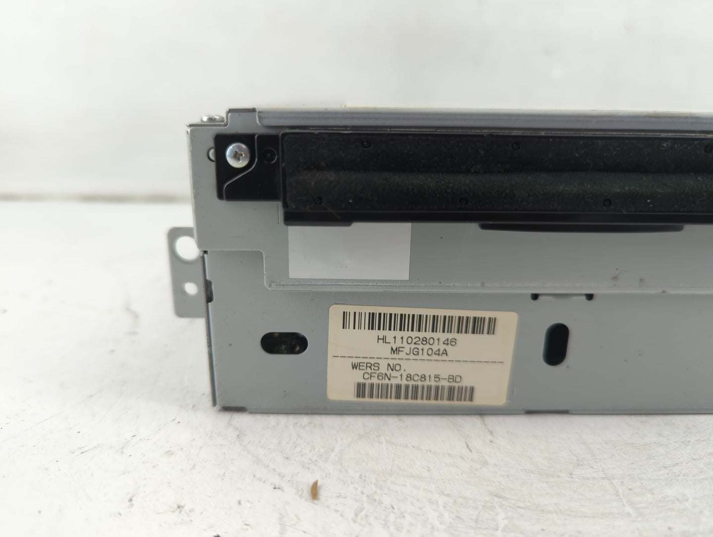 2012-2016 Land Rover Range Rover Evoque Radio AM FM Cd Player Receiver Replacement P/N:50645928AA Fits OEM Used Auto Parts - Oemusedautoparts1.com