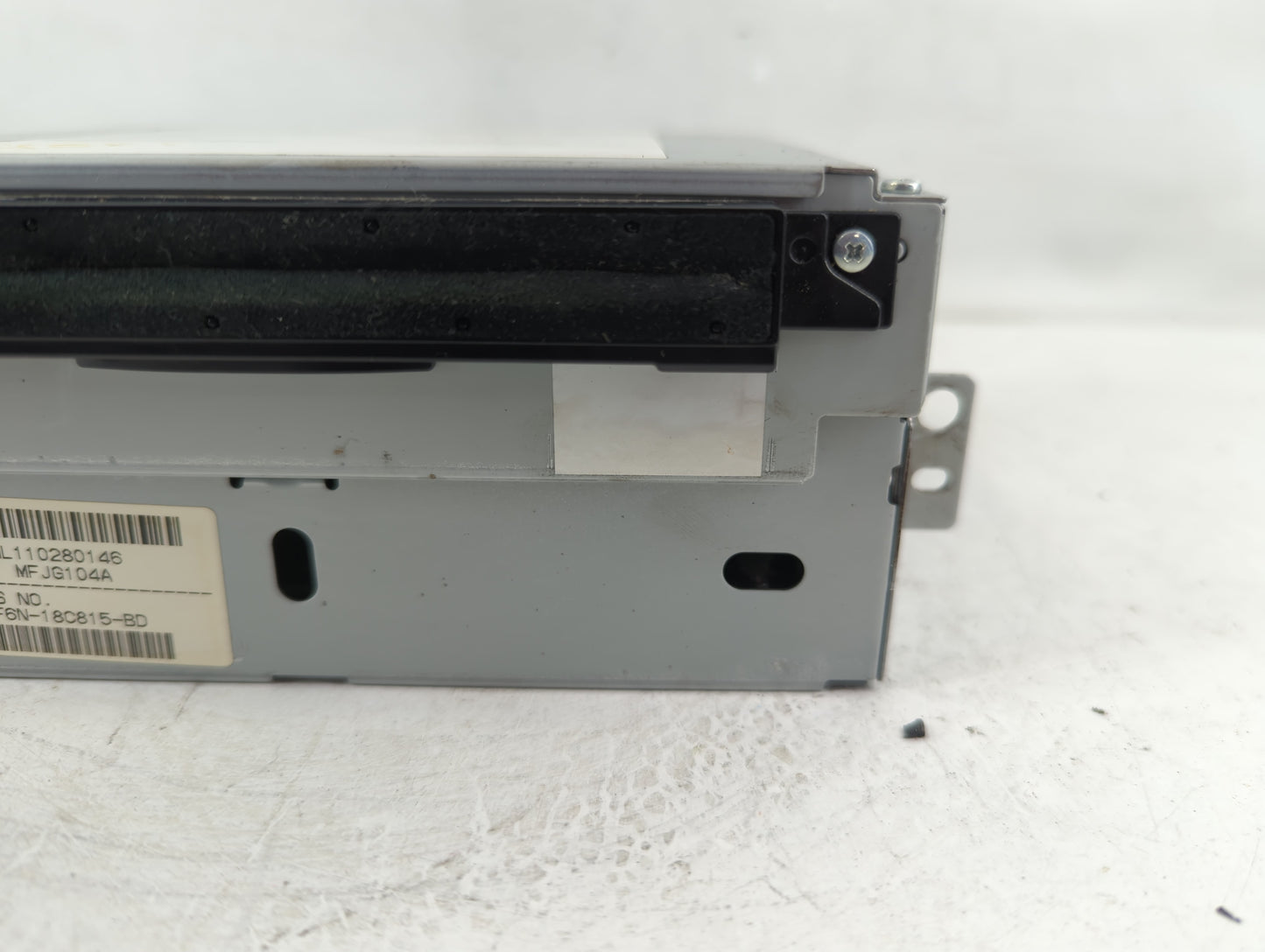 2012-2016 Land Rover Range Rover Evoque Radio AM FM Cd Player Receiver Replacement P/N:50645928AA Fits OEM Used Auto Parts - Oemusedautoparts1.com
