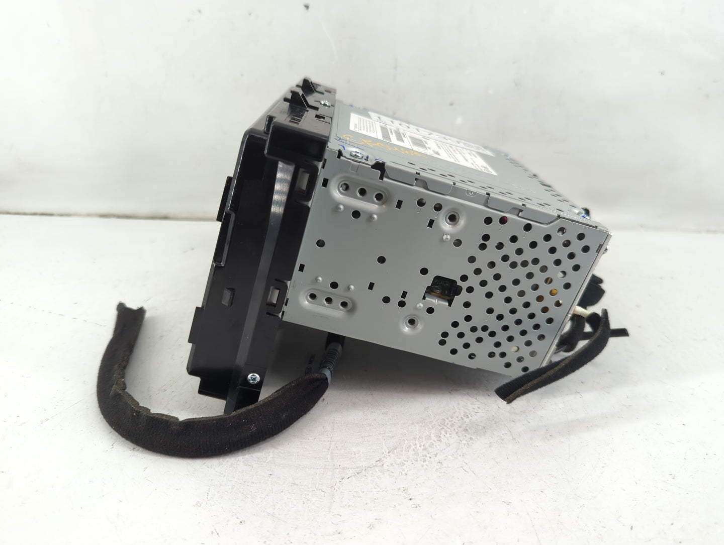 2018-2019 Hyundai Sonata Radio AM FM Cd Player Receiver Replacement P/N:96160C2UB04X Fits Fits 2018 2019 OEM Used Auto Parts - Oemusedautoparts1.com