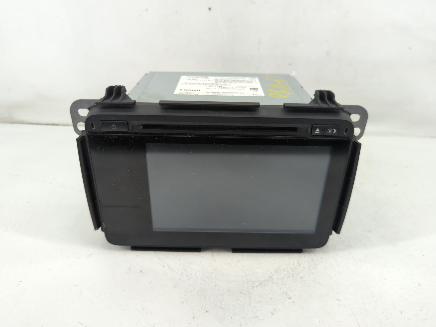 2016 Honda Hr-V Radio AM FM Cd Player Receiver Replacement P/N:37100-T7W-A014-M1 39100-T7W-A710-M1 Fits OEM Used Auto Parts - Oemusedautoparts1.com