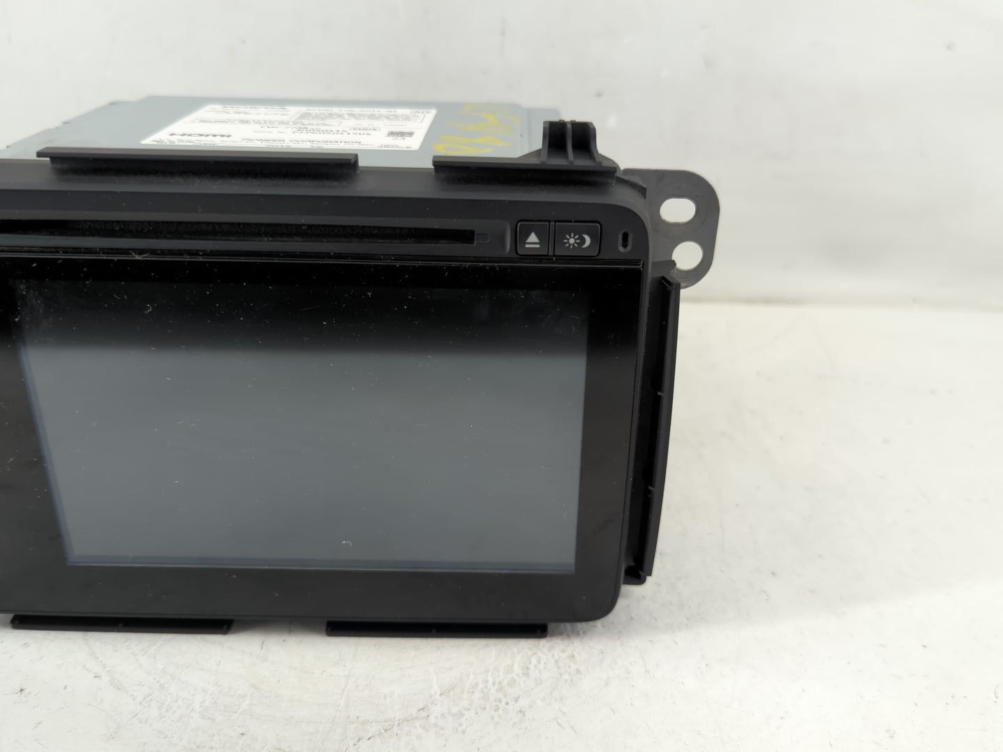 2016 Honda Hr-V Radio AM FM Cd Player Receiver Replacement P/N:37100-T7W-A014-M1 39100-T7W-A710-M1 Fits OEM Used Auto Parts - Oemusedautoparts1.com