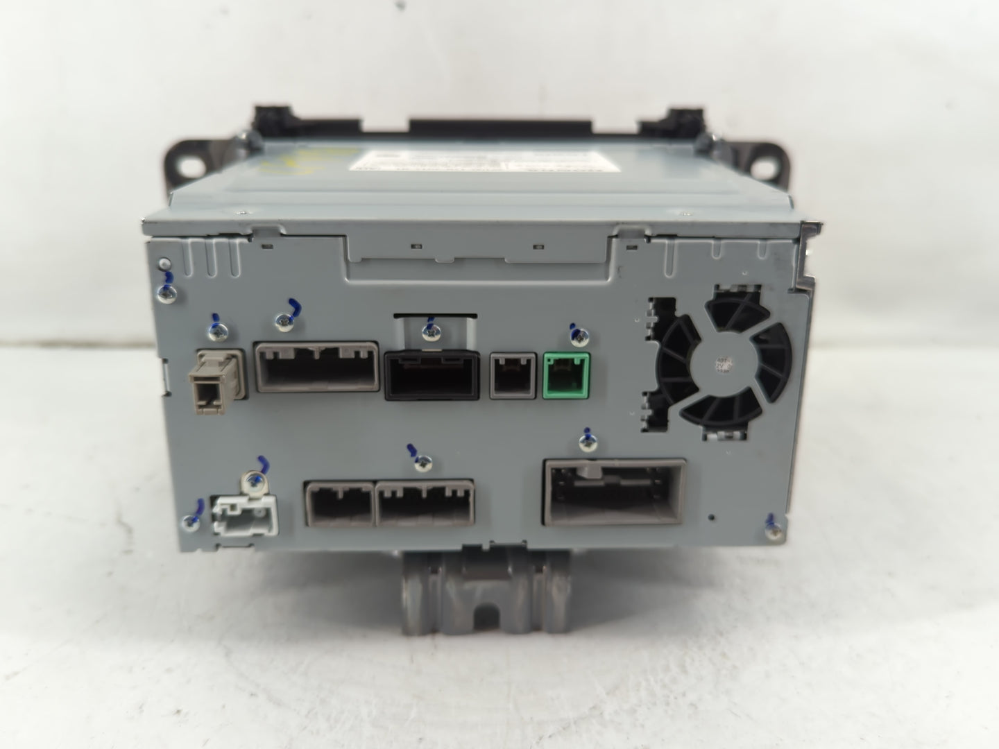 2016 Honda Hr-V Radio AM FM Cd Player Receiver Replacement P/N:37100-T7W-A014-M1 39100-T7W-A710-M1 Fits OEM Used Auto Parts - Oemusedautoparts1.com